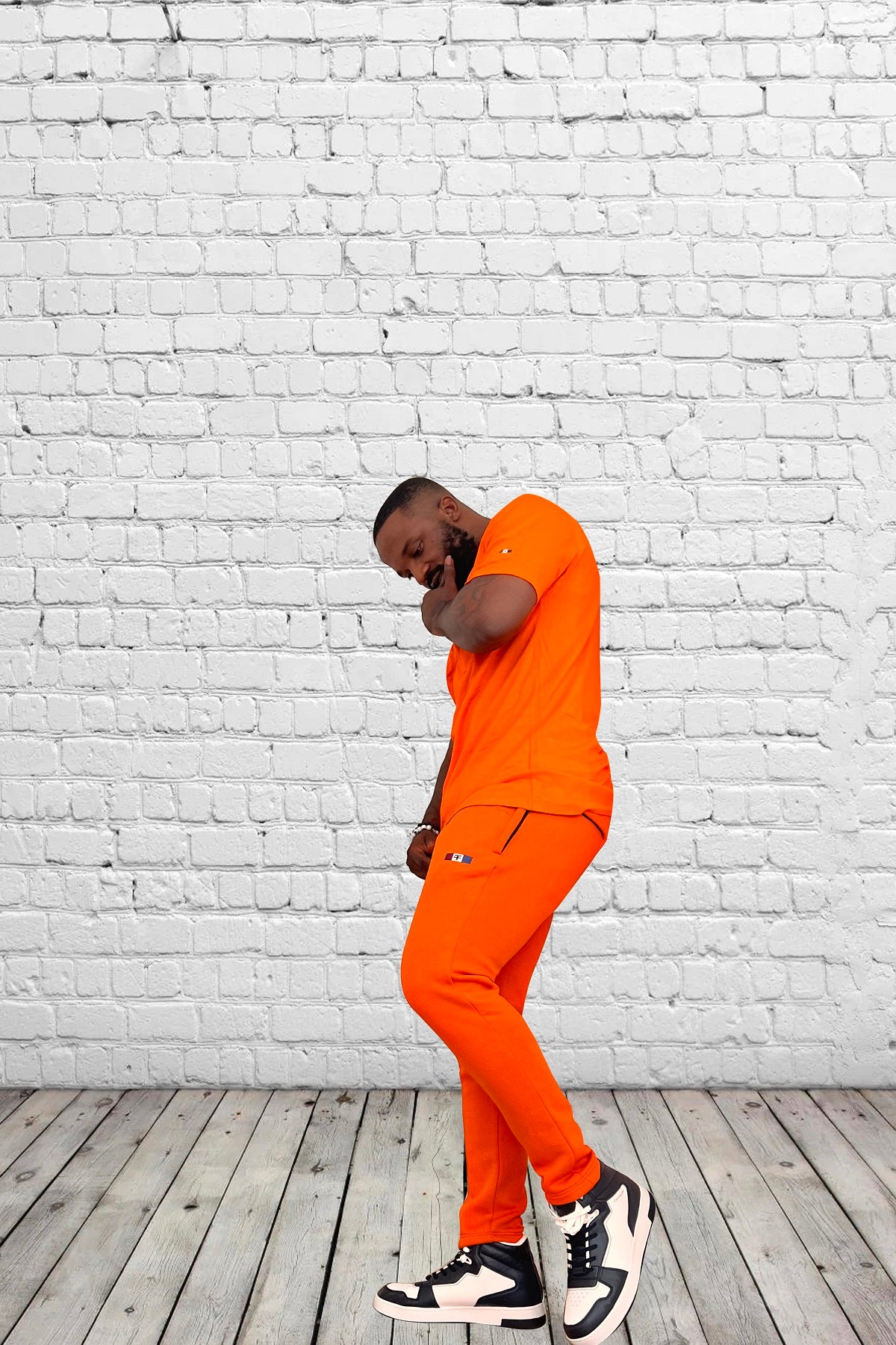 Tapered fit Track Trousers with zipper pocket - Orange