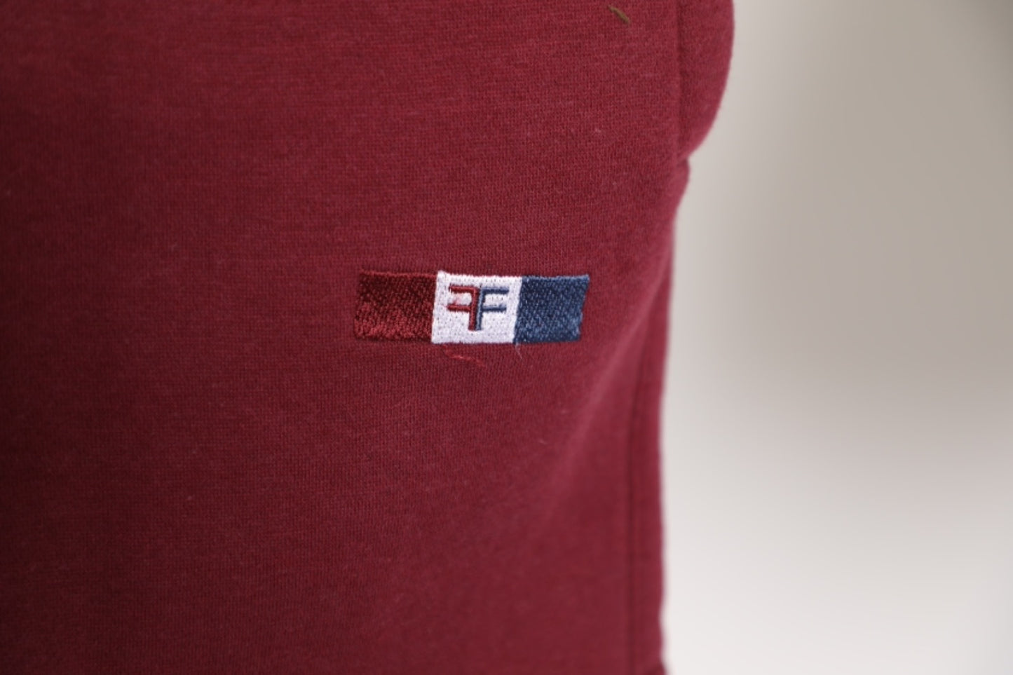 tapered fit zipper short - Burgundy