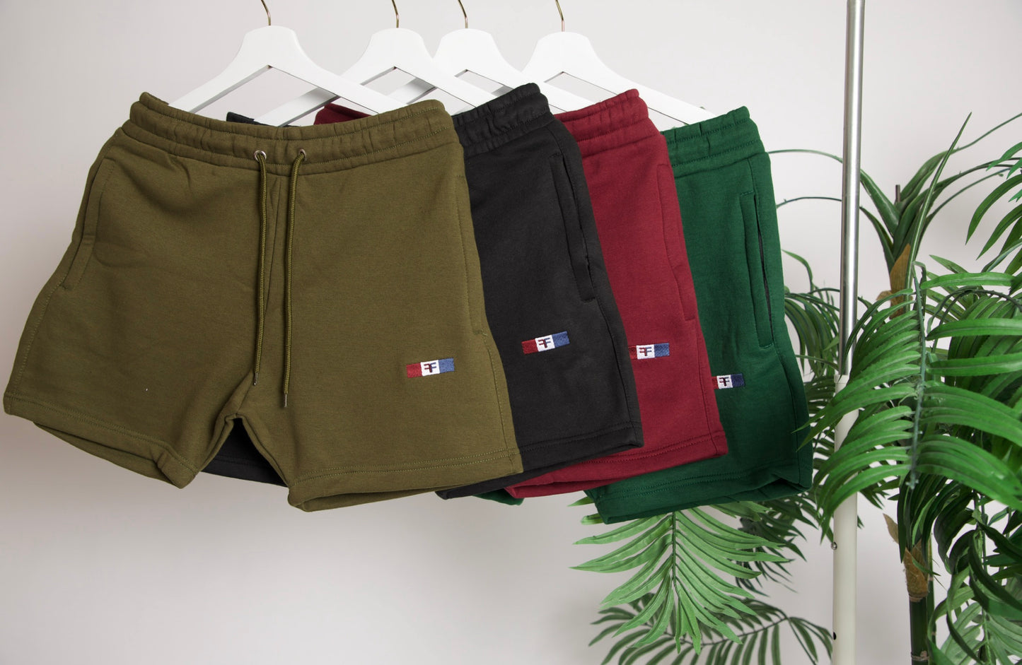 tapered fit zipper short - Burgundy