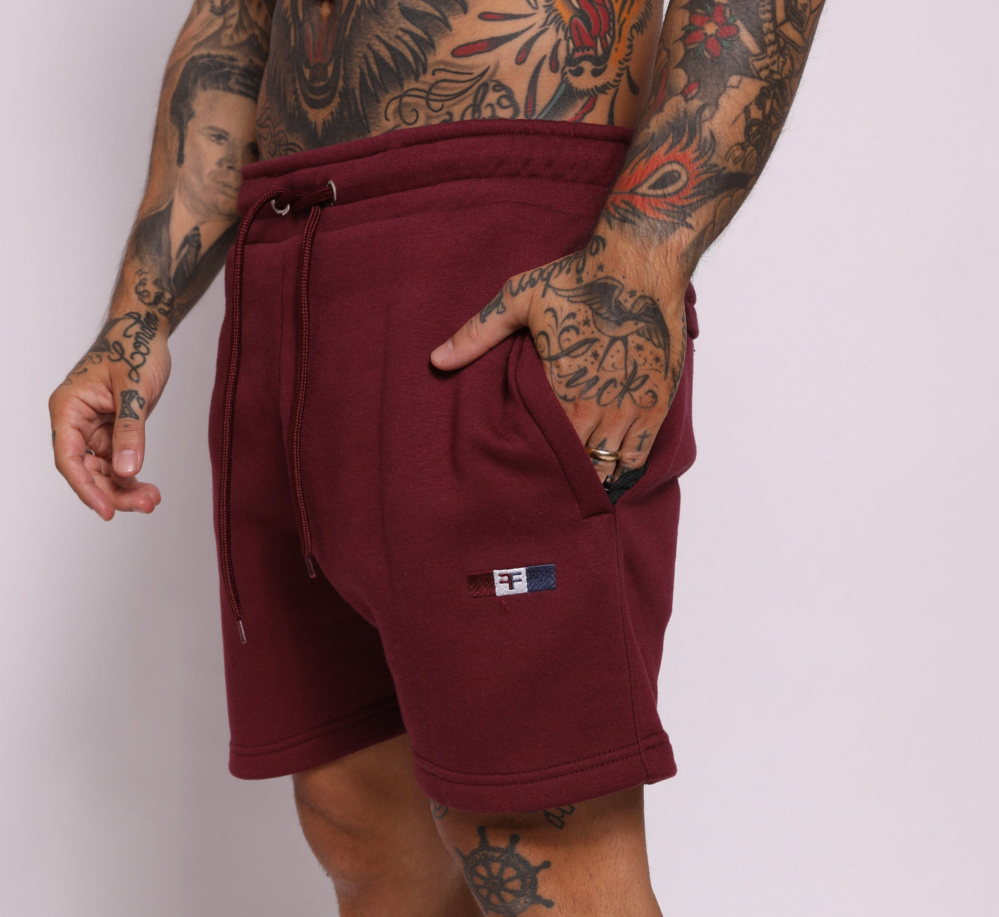 tapered fit zipper short - Burgundy