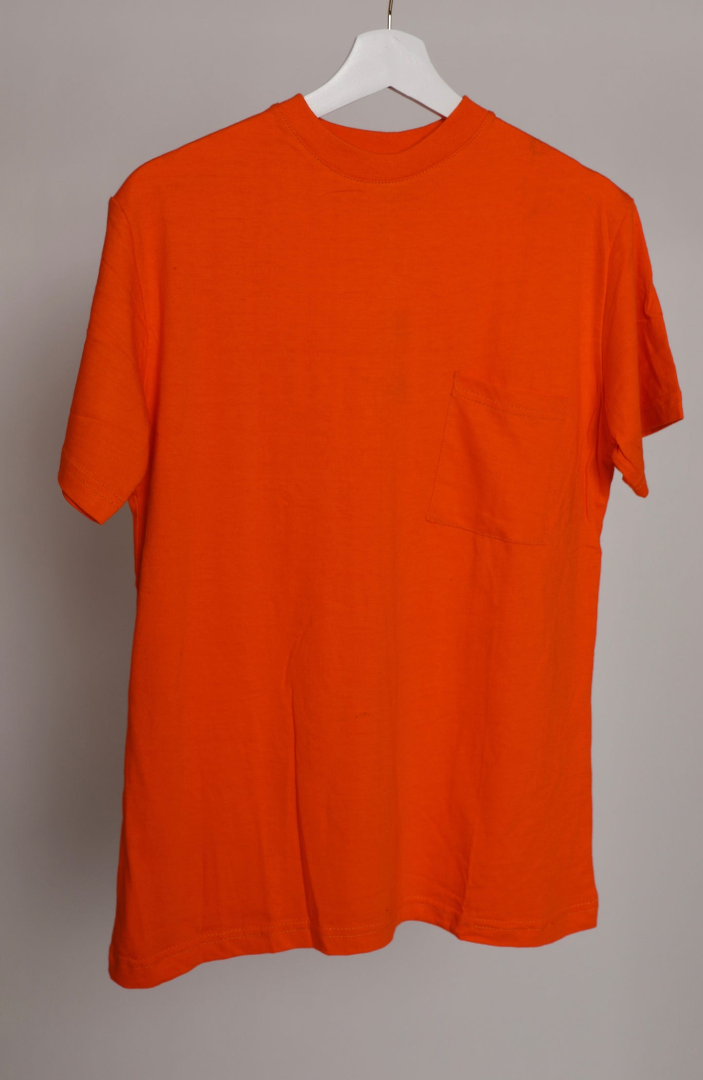 Basic slim fit t-shirt with chest pocket