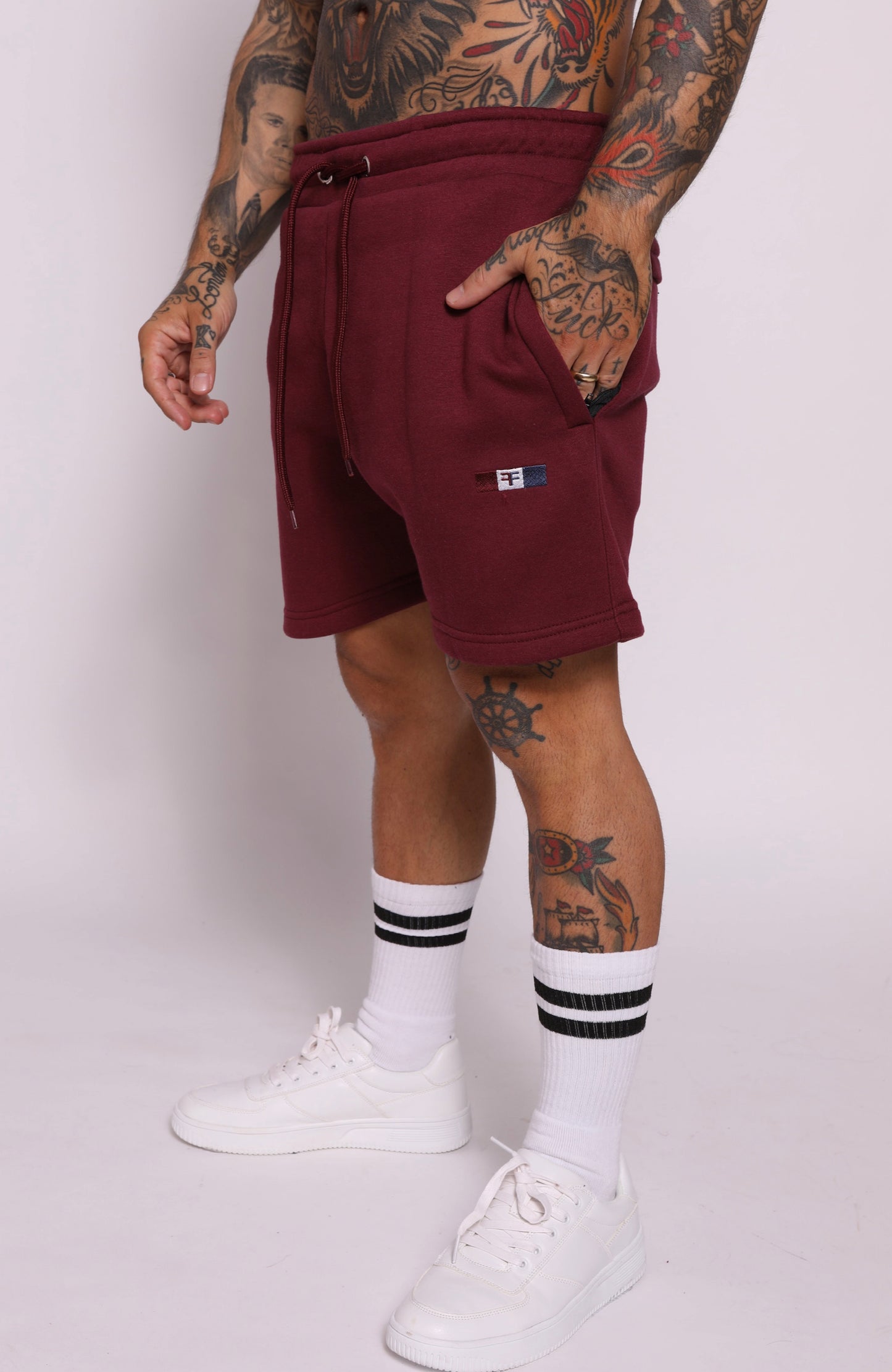 tapered fit zipper short - Burgundy